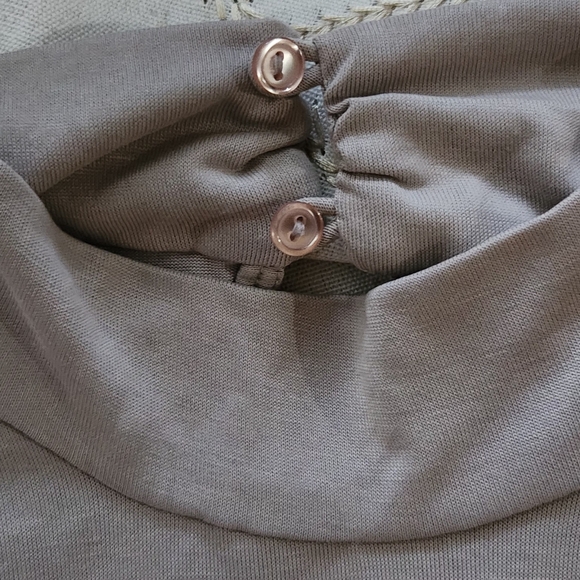 The Impeccable Pig Taupe Sleeveless Blouse‎ Top Size L Modal Blend Keyhole Back - Picture 4 of 7